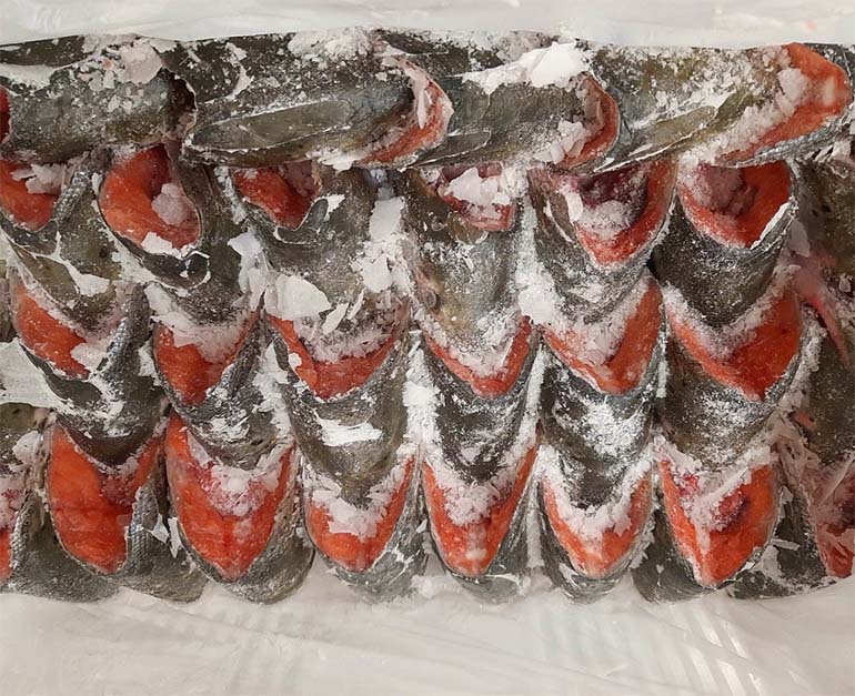 Đầu cá hồi đông lạnh nhập khẩu - Thực Phẩm Phúc Đạt - Công Ty TNHH Xuất Nhập Khẩu Quốc Tế Phúc Đạt